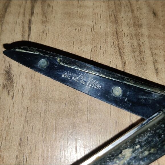 Vintage Radiant Golden Age Rustless Scissors - by Richards of Sheffield England. - Picture 8 of 8